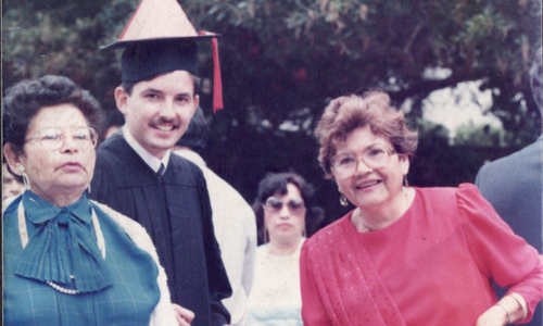Alcaraz with his Mom and Tia at his SDSU graduation in 1987. 